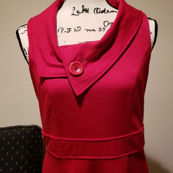 ICE Sleeveless Red Dress with Side Zipper - Picture 2 of 8